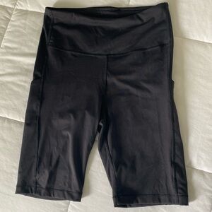 Athleta Ultimate Stash pocket 9” shorts size S